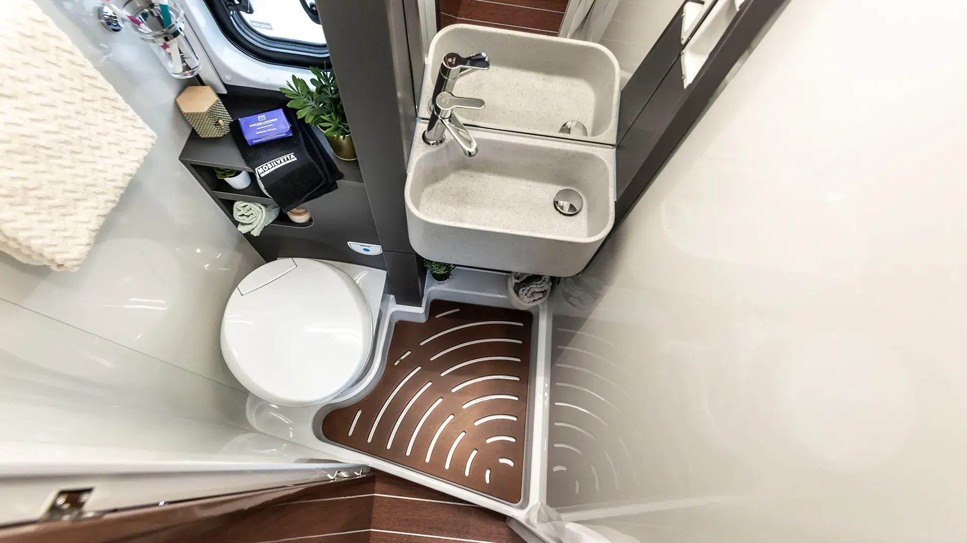 Mobilvetta Admiral Bathroom