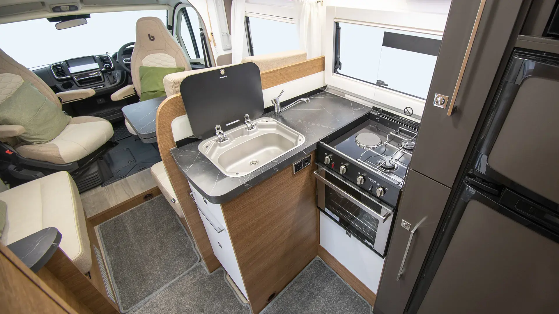 Mileo 243 Kitchen