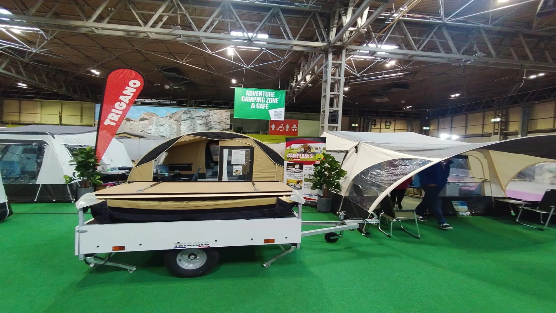 Trigano Accessories Stand.Jpg4