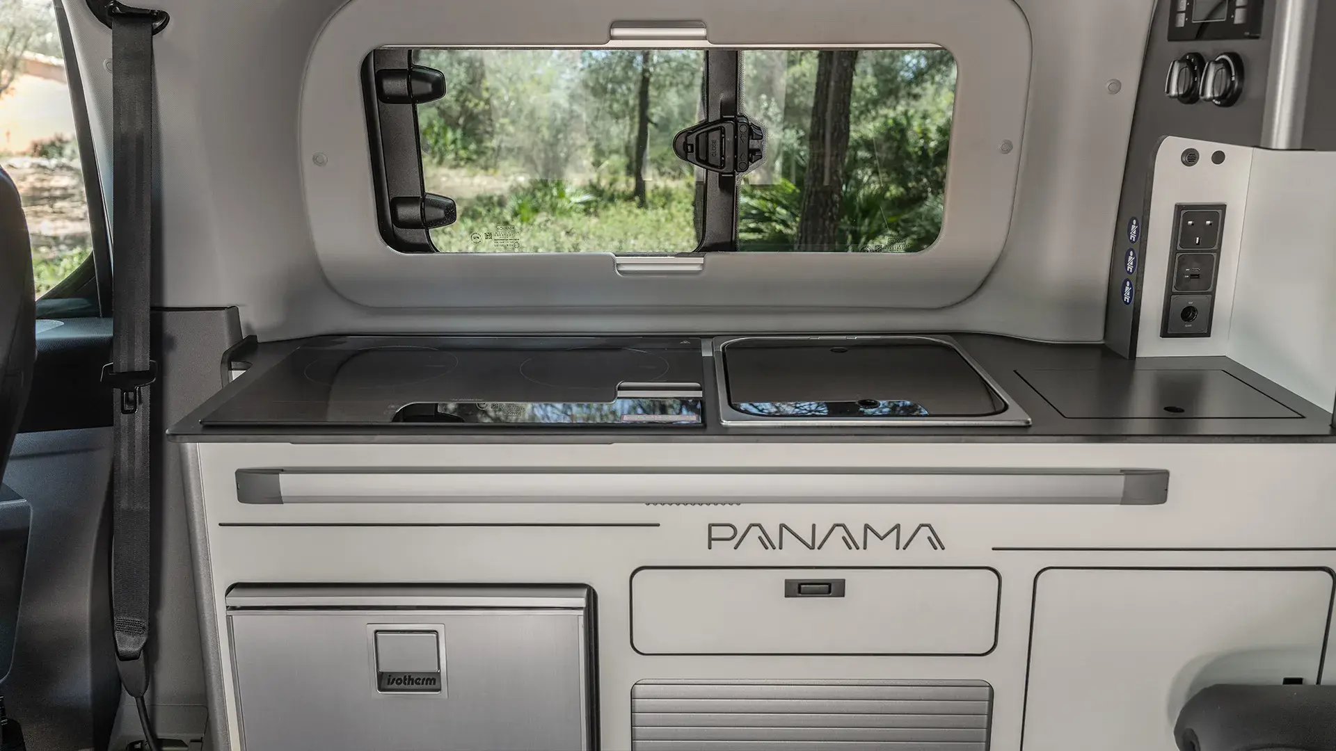Panama P10E Hybrid Kitchen