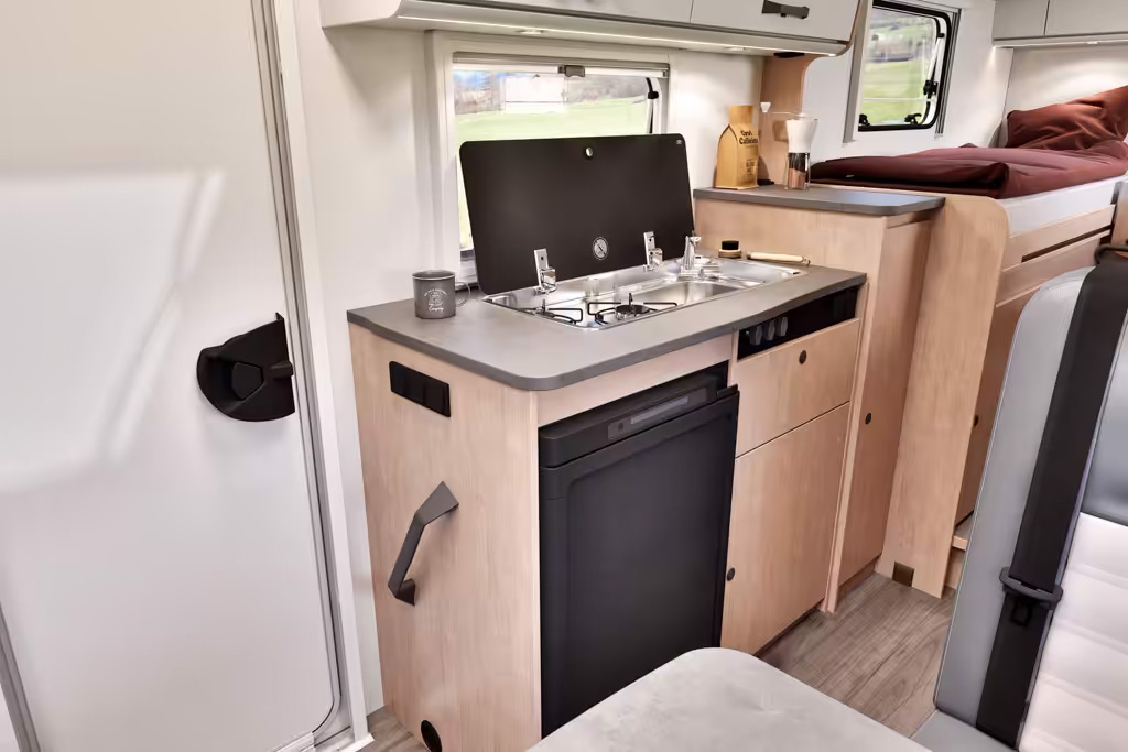 sunlight-van-v66-kitchen.jpg