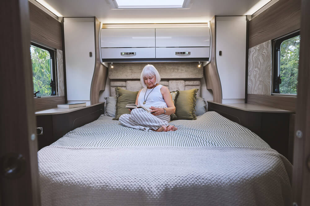 kon-tiki-894-island-bed.jpg