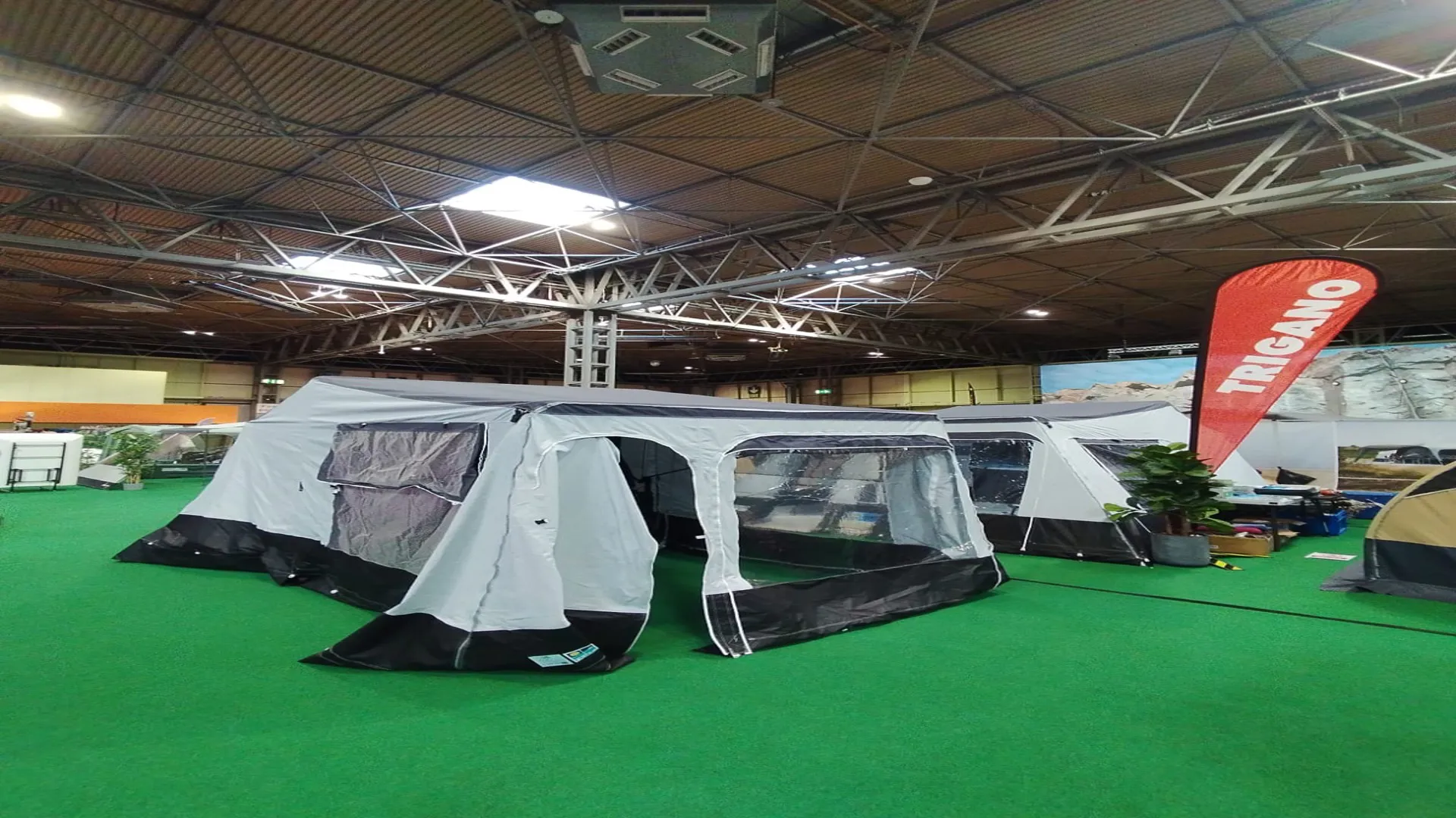 Trigano Accessories Stand.Jpg2