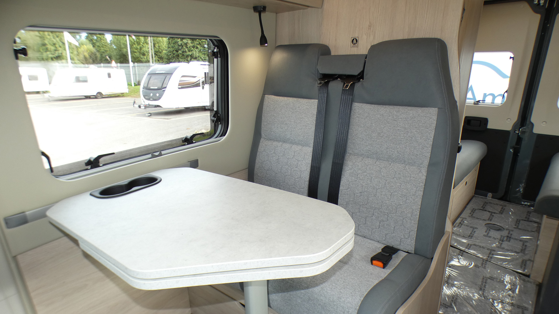 NEW-2027-AUTO-TRAIL-EXPEDITION-67 (10).jpg