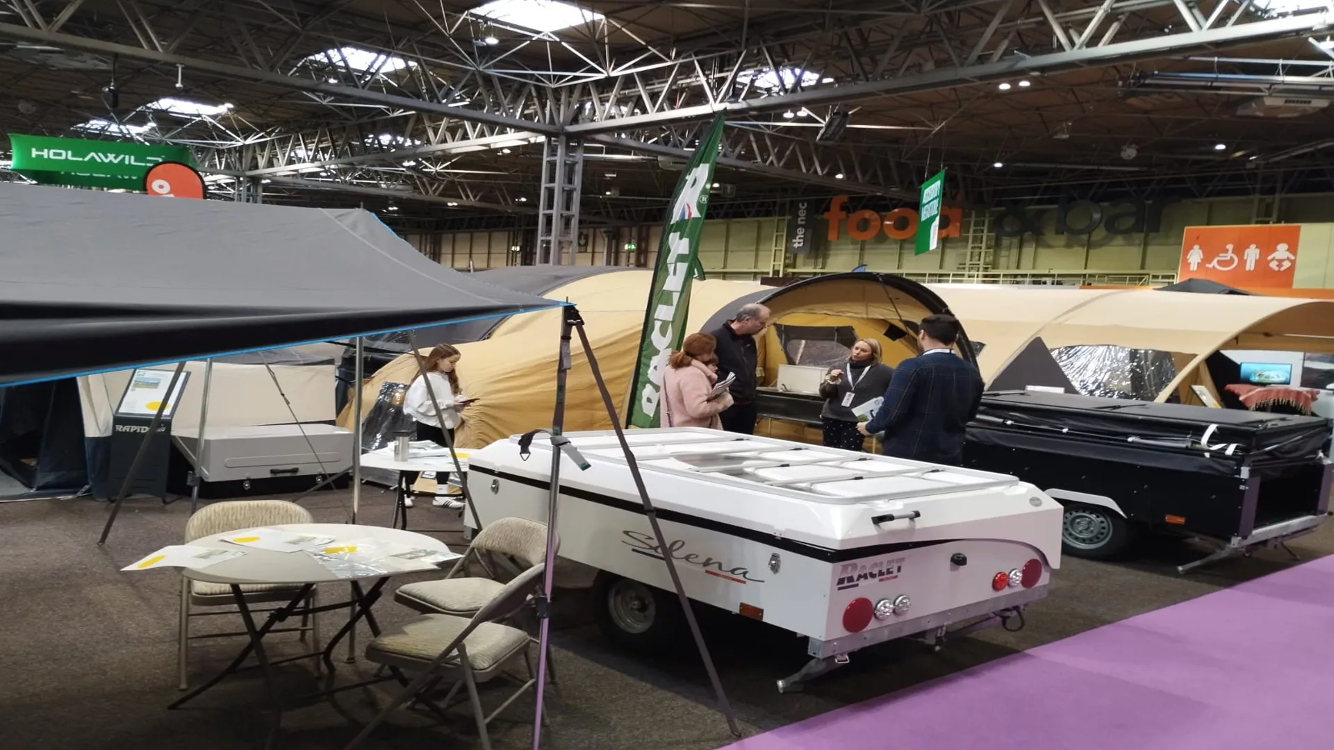 Trigano Accessories Stand.Jpg6