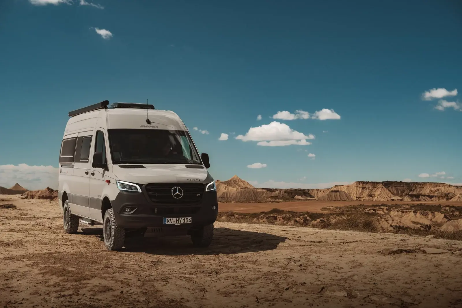 Hymer Grand Canony S Aussenansicht Karge Landschaft Hej04800 Edit Screen